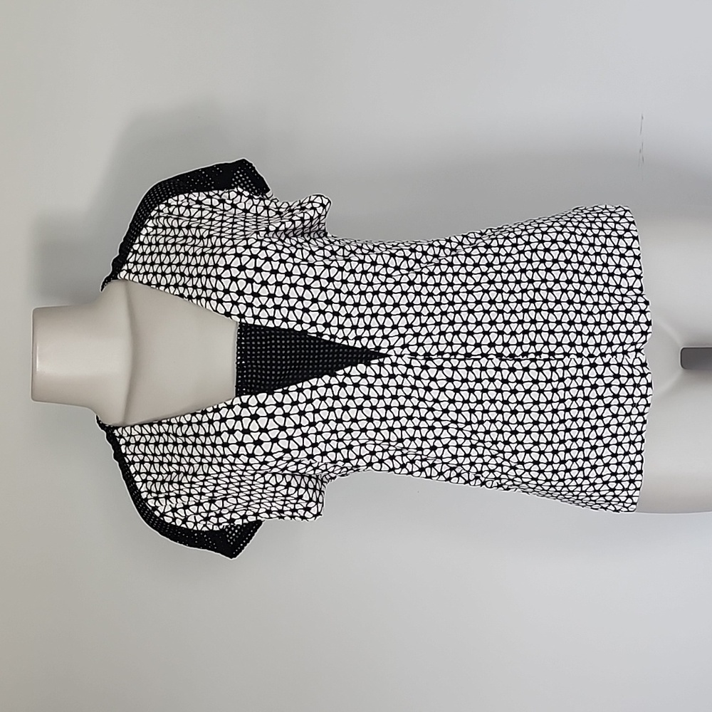 TART black/white geometric print top perforated shoulders-S - Picture 1 of 8